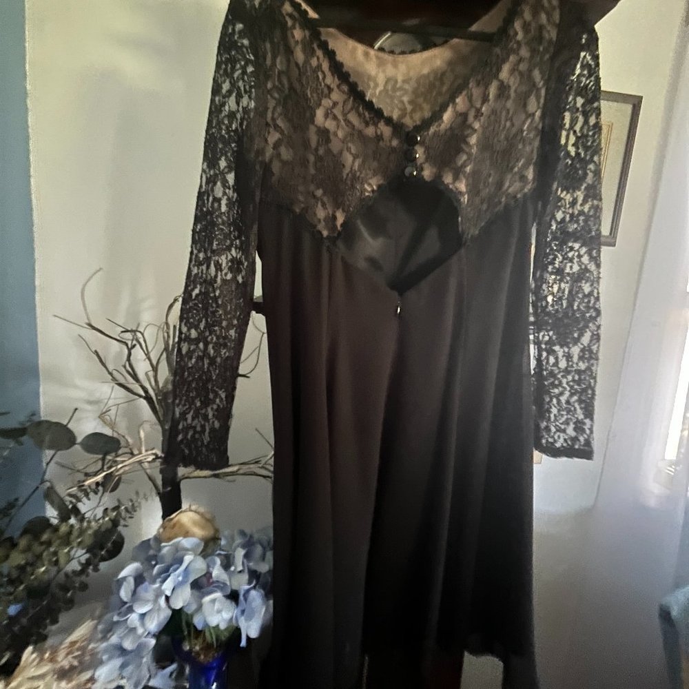 FREE SHIPPING; Dress; Dk Black; Gorgeous Lace Design; fully lined